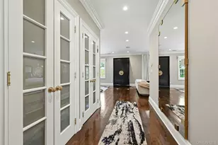 48 Tammys Ln, Syosset, NY 11791 - Photo 8