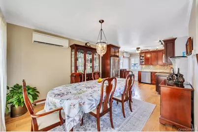 66 Vincent Road, Hicksville, NY 11801 - Photo 6