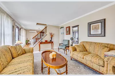 66 Vincent Road, Hicksville, NY 11801 - Photo 12
