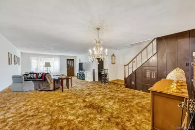 53 Bridle Lane, Hicksville, NY 11801 - Photo 8