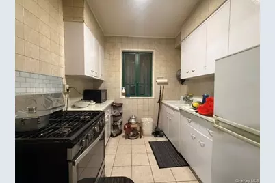 1670 Metropolitan Avenue #3F, Bronx, NY 10462 - Photo 6