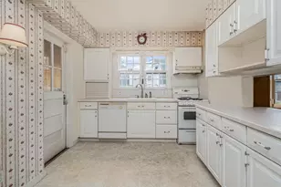 37 Poe St, Hartsdale, NY 10530 - Photo 10