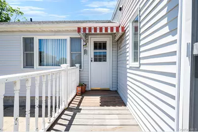398 Clocks Boulevard, Massapequa, NY 11758 - Photo 14