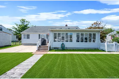 398 Clocks Boulevard, Massapequa, NY 11758 - Photo 6