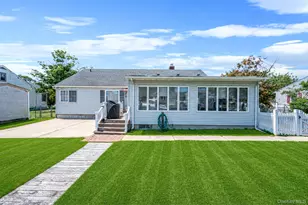 398 Clocks Blvd, Massapequa, NY 11758 - Photo 6