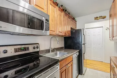2453 Union Blvd #24a, Islip, NY 11750 - Photo 6