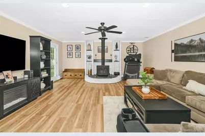 2 Michael Avenue, Bellport, NY 11713 - Photo 12