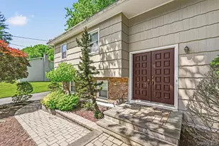 42 Sandy Brook Dr, Spring Valley, NY 10977 - Photo 4