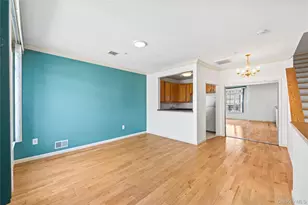 123 Heron Ln, Bronx, NY 10473 - Photo 2