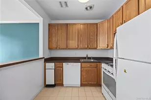 123 Heron Ln, Bronx, NY 10473 - Photo 10