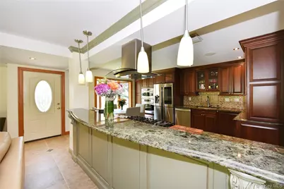 3 Joy Drive, Manhasset Hills, NY 11040 - Photo 4