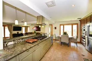 3 Joy Dr, Manhasset Hills, NY 11040 - Photo 6
