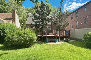 160-29 76th Ave, Fresh Meadows, NY 11366 - Photo 18