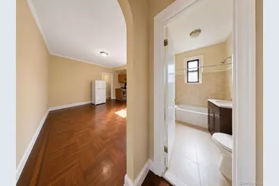 700 Oakland Place #5B, Bronx, NY 10457 - Photo 8