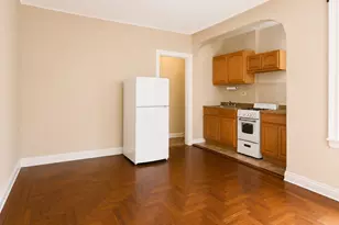 700 Oakland Pl, Bronx, NY 10457 - Photo 2