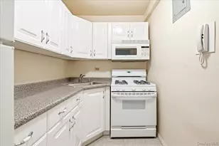70-25 Yellowstone Blvd, Forest Hills, NY 11375 - Photo 8