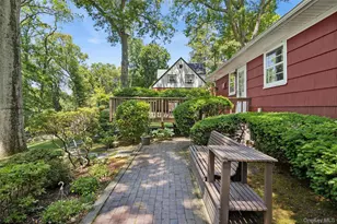 12 Regent Pl, Huntington, NY 11743 - Photo 8