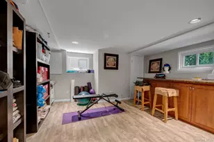 117 Soundview Dr, Port Washington, NY 11050 - Photo 14