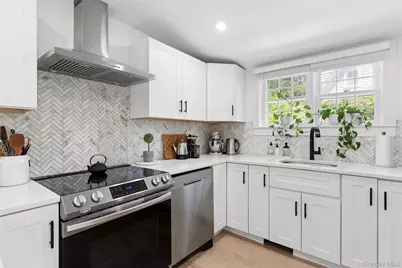 243 Sunset Avenue, Westhampton Beach, NY 11978 - Photo 10