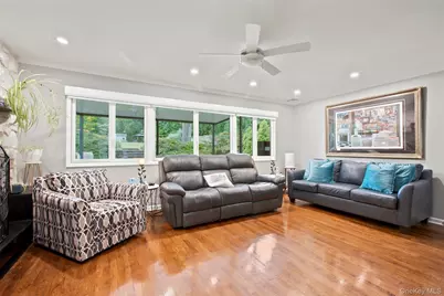 17 Lower Road, Smithtown, NY 11787 - Photo 8