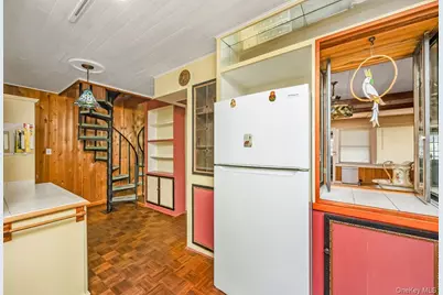 845 Karshick Street, Bohemia, NY 11716 - Photo 10