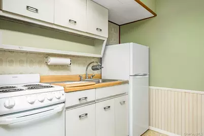 845 Karshick Street, Bohemia, NY 11716 - Photo 22