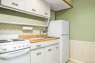 845 Karshick St, Bohemia, NY 11716 - Photo 22