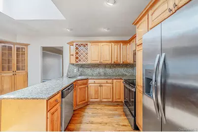 61 Ledgewood Drive, Smithtown, NY 11787 - Photo 6