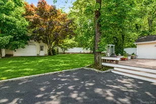 61 Ledgewood Dr, Smithtown, NY 11787 - Photo 28