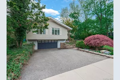 69 Roger Drive, Port Washington, NY 11050 - Photo 2