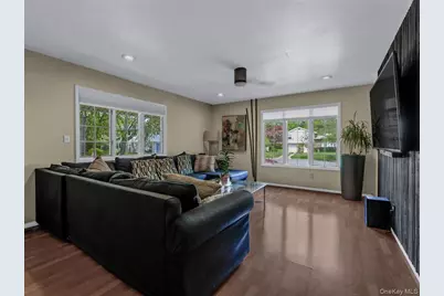 69 Roger Drive, Port Washington, NY 11050 - Photo 14