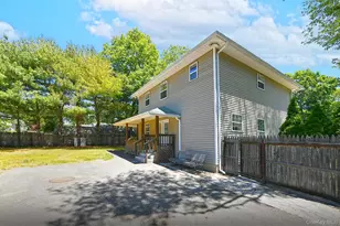 208 Lake Dr, Patchogue, NY 11772 - Photo 28