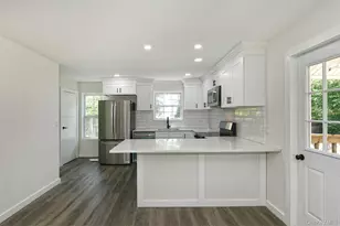 208 Lake Dr, Patchogue, NY 11772 - Photo 8