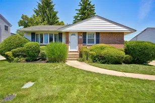 41 Elwood Ave, Hicksville, NY 11801 - Photo 2