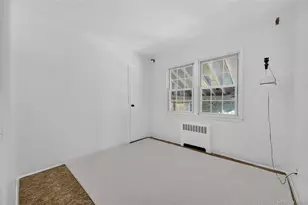 41 Elwood Ave, Hicksville, NY 11801 - Photo 12