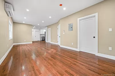 9210 104th Street, Richmond Hill, NY 11418 - Photo 2