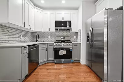 9210 104th Street, Richmond Hill, NY 11418 - Photo 4