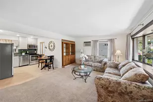 4 Dennis Ln, Bethpage, NY 11714 - Photo 4