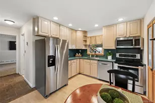 4 Dennis Ln, Bethpage, NY 11714 - Photo 8