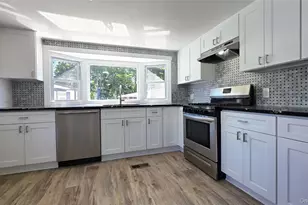58 Betsy Ross Dr, Bohemia, NY 11716 - Photo 4