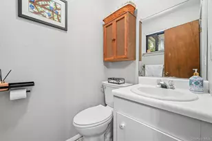 13 Redwood Dr, Highland Mills, NY 10930 - Photo 10