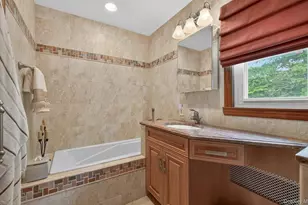 200 Canterbury Gate, Lynbrook, NY 11563 - Photo 14