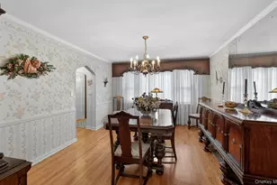 200 Canterbury Gate, Lynbrook, NY 11563 - Photo 8