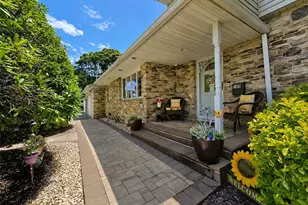 185 Tree Rd, Centereach, NY 11720 - Photo 4