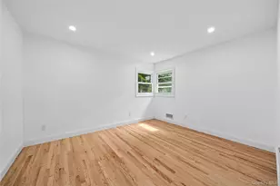 207 Wright St, Westbury, NY 11590 - Photo 14