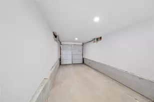 207 Wright St, Westbury, NY 11590 - Photo 28