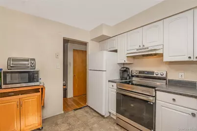 28 Baldwin Street, Farmingdale, NY 11735 - Photo 10