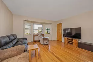 28 Baldwin St, Farmingdale, NY 11735 - Photo 4