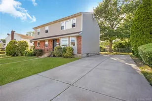 28 Baldwin St, Farmingdale, NY 11735 - Photo 2