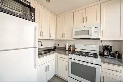 310 Riverside Boulevard #3i, Long Beach, NY 11561 - Photo 16